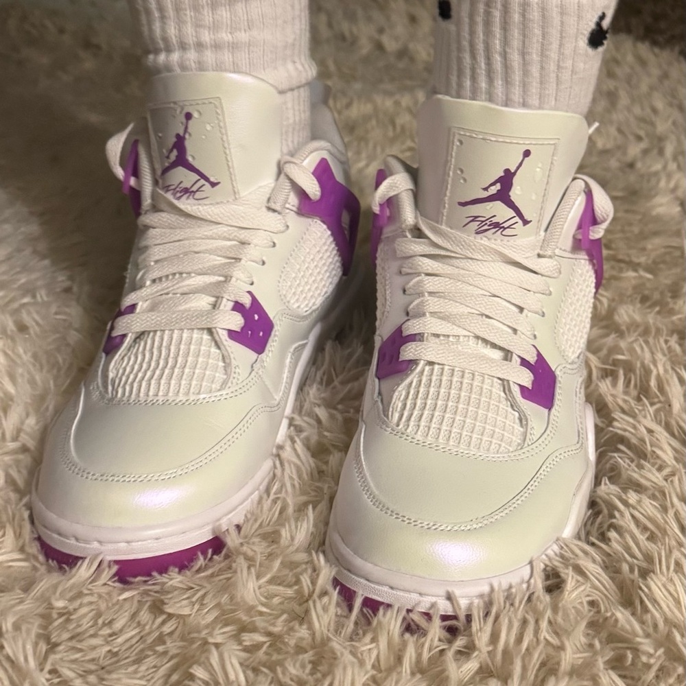 Still in original packaging.
Nike Kids Sneakers White and Purple